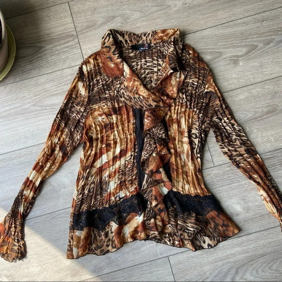 Laura Leopard Print Raffle  Blouse - Picture 4 of 16